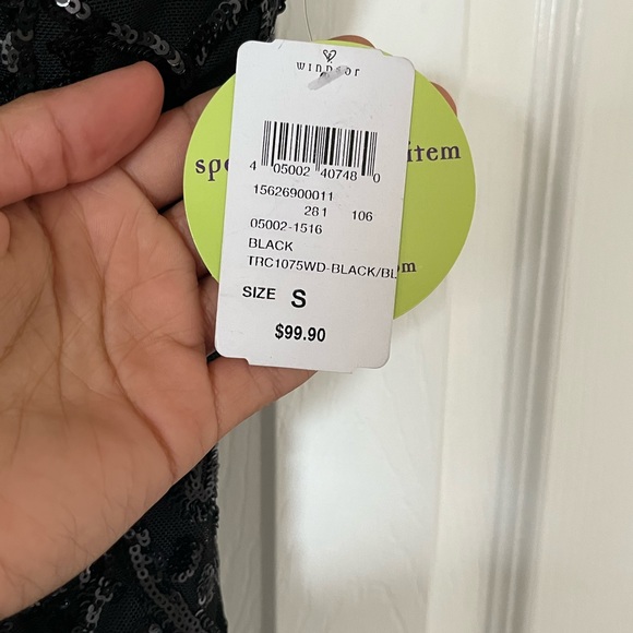 Elegant prom style sequins dress - Picture 4 of 9